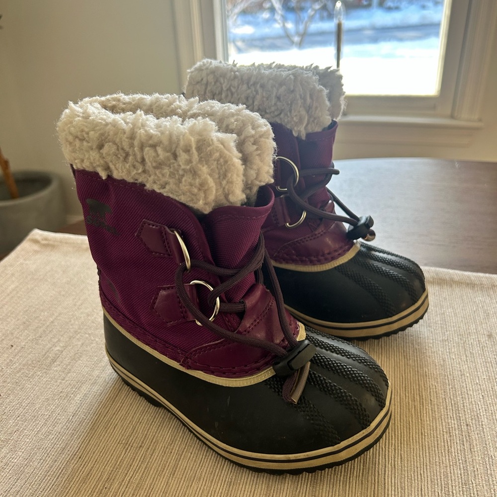 Sorel Kids Yoot PAC Boots - Purple and Black